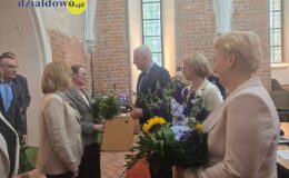 Burmistrz Grzegorz Mrowiński jednogłośnie z votum zaufania i absolutorium (11.06.2026)