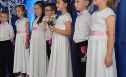 Uroczyste pożegnanie przedszkola przez grupę „Motylki”