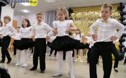 Mali Absolwenci żegnają Przedszkole nr 4
