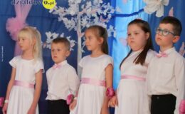 Uroczyste pożegnanie przedszkola przez grupę „Motylki”