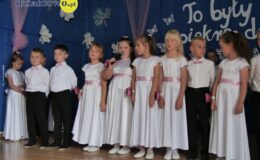 Uroczyste pożegnanie przedszkola przez grupę „Motylki”