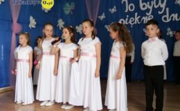 Uroczyste pożegnanie przedszkola przez grupę „Motylki”