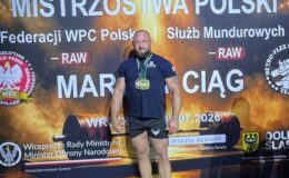 st. asp. Cezary Urbaniak z dwoma medalami zdobytymi na Mistrzostwach we Wrocławiu