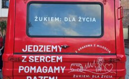 Żukiem z Krakowa do Wilna. Wyjątkowa wyprawa wspierająca hospicjum zawitała do Działdowa