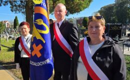 Pamięć, która nie wygaśnie. W Działdowie odsłonięto nowy obelisk ku czci Ofiar obozu Soldau
