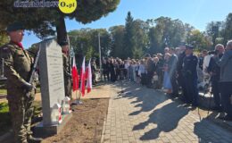 Pamięć, która nie wygaśnie. W Działdowie odsłonięto nowy obelisk ku czci Ofiar obozu Soldau