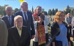 Pamięć, która nie wygaśnie. W Działdowie odsłonięto nowy obelisk ku czci Ofiar obozu Soldau