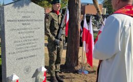 Pamięć, która nie wygaśnie. W Działdowie odsłonięto nowy obelisk ku czci Ofiar obozu Soldau