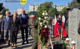 Pamięć, która nie wygaśnie. W Działdowie odsłonięto nowy obelisk ku czci Ofiar obozu Soldau