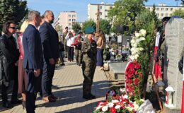 Pamięć, która nie wygaśnie. W Działdowie odsłonięto nowy obelisk ku czci Ofiar obozu Soldau