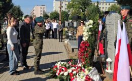 Pamięć, która nie wygaśnie. W Działdowie odsłonięto nowy obelisk ku czci Ofiar obozu Soldau