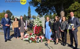Pamięć, która nie wygaśnie. W Działdowie odsłonięto nowy obelisk ku czci Ofiar obozu Soldau