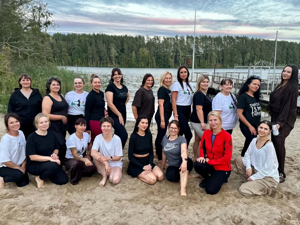 kobiety, grupa uczestniczek Dance Fit Camp 2026