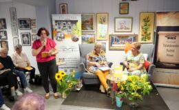 Wieczór pełen poezji i wzruszeń. Promocja tomiku Zofii Hoffer w Miejskiej Bibliotece Publicznej