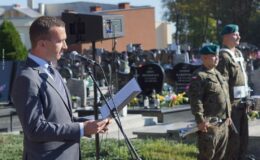 Pamięć, która nie wygaśnie. W Działdowie odsłonięto nowy obelisk ku czci Ofiar obozu Soldau