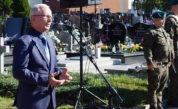 Pamięć, która nie wygaśnie. W Działdowie odsłonięto nowy obelisk ku czci Ofiar obozu Soldau