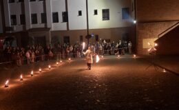Magia ognia na zamkowym dziedzińcu. Za nami Działdowski Festiwal Ogniowy 2026