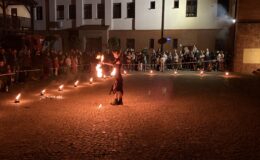 Magia ognia na zamkowym dziedzińcu. Za nami Działdowski Festiwal Ogniowy 2026