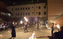 Magia ognia na zamkowym dziedzińcu. Za nami Działdowski Festiwal Ogniowy 2026