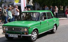 Rekordowa frekwencja i zabytkowe pojazdy. Za nami X jubileuszowy Zlot Pojazdów Zabytkowych i XI Jarmark w Działdowie