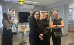 Sztuka, natura i muzyka. Za nami inspirujący wernisaż w bibliotece