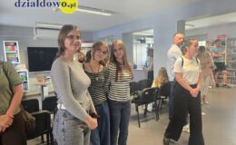 Sztuka, natura i muzyka. Za nami inspirujący wernisaż w bibliotece