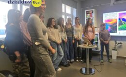 Sztuka, natura i muzyka. Za nami inspirujący wernisaż w bibliotece