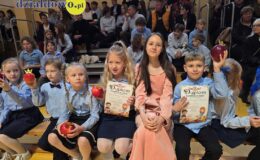 Uroczysty Dzień Edukacji Narodowej i ślubowanie pierwszoklasistów w działdowskiej „Jedynce”