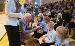 Uroczysty Dzień Edukacji Narodowej i ślubowanie pierwszoklasistów w działdowskiej „Jedynce”