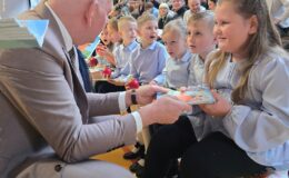 Uroczysty Dzień Edukacji Narodowej i ślubowanie pierwszoklasistów w działdowskiej „Jedynce”