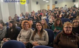 Szkoła życia i szczera rozmowa. Filip Chajzer spotkał się z młodzieżą w Działdowie