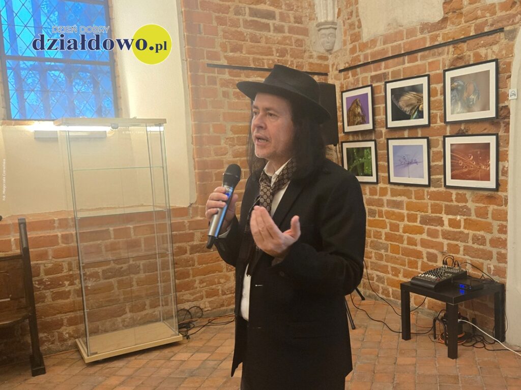 Michał Dzimira podczas prelekcji w Muzeum Pogranicza w Działdowie