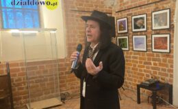 Michał Dzimira podczas prelekcji w Muzeum Pogranicza w Działdowie