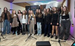 Blisko 50 uczestników na Warsztatach Wokalnych „Twórcze Działdowo”. Zajęcia poprowadziła Monika Mimi Wydrzyńska