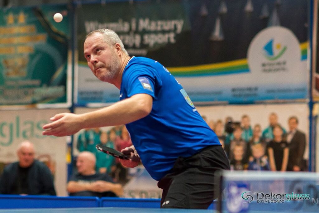 Jiri Vrablik przy stole tenisowym / fot. KS Dekorglass