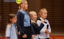 Uroczysty Dzień Edukacji Narodowej i ślubowanie pierwszoklasistów w działdowskiej „Jedynce”