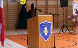 Uroczysty Dzień Edukacji Narodowej i ślubowanie pierwszoklasistów w działdowskiej „Jedynce”