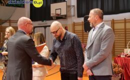 Uroczysty Dzień Edukacji Narodowej i ślubowanie pierwszoklasistów w działdowskiej „Jedynce”