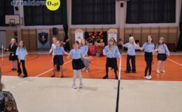 Uroczysty Dzień Edukacji Narodowej i ślubowanie pierwszoklasistów w działdowskiej „Jedynce”