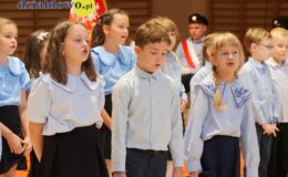 Uroczysty Dzień Edukacji Narodowej i ślubowanie pierwszoklasistów w działdowskiej „Jedynce”