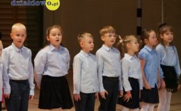 Uroczysty Dzień Edukacji Narodowej i ślubowanie pierwszoklasistów w działdowskiej „Jedynce”