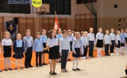 Uroczysty Dzień Edukacji Narodowej i ślubowanie pierwszoklasistów w działdowskiej „Jedynce”