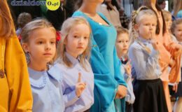 Uroczysty Dzień Edukacji Narodowej i ślubowanie pierwszoklasistów w działdowskiej „Jedynce”