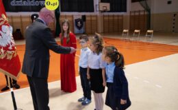 Uroczysty Dzień Edukacji Narodowej i ślubowanie pierwszoklasistów w działdowskiej „Jedynce”
