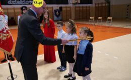 Uroczysty Dzień Edukacji Narodowej i ślubowanie pierwszoklasistów w działdowskiej „Jedynce”