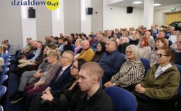 „Pozostaną w naszych wspomnieniach. Spacer po działdowskich cmentarzach” promocja książki i premiera filmu